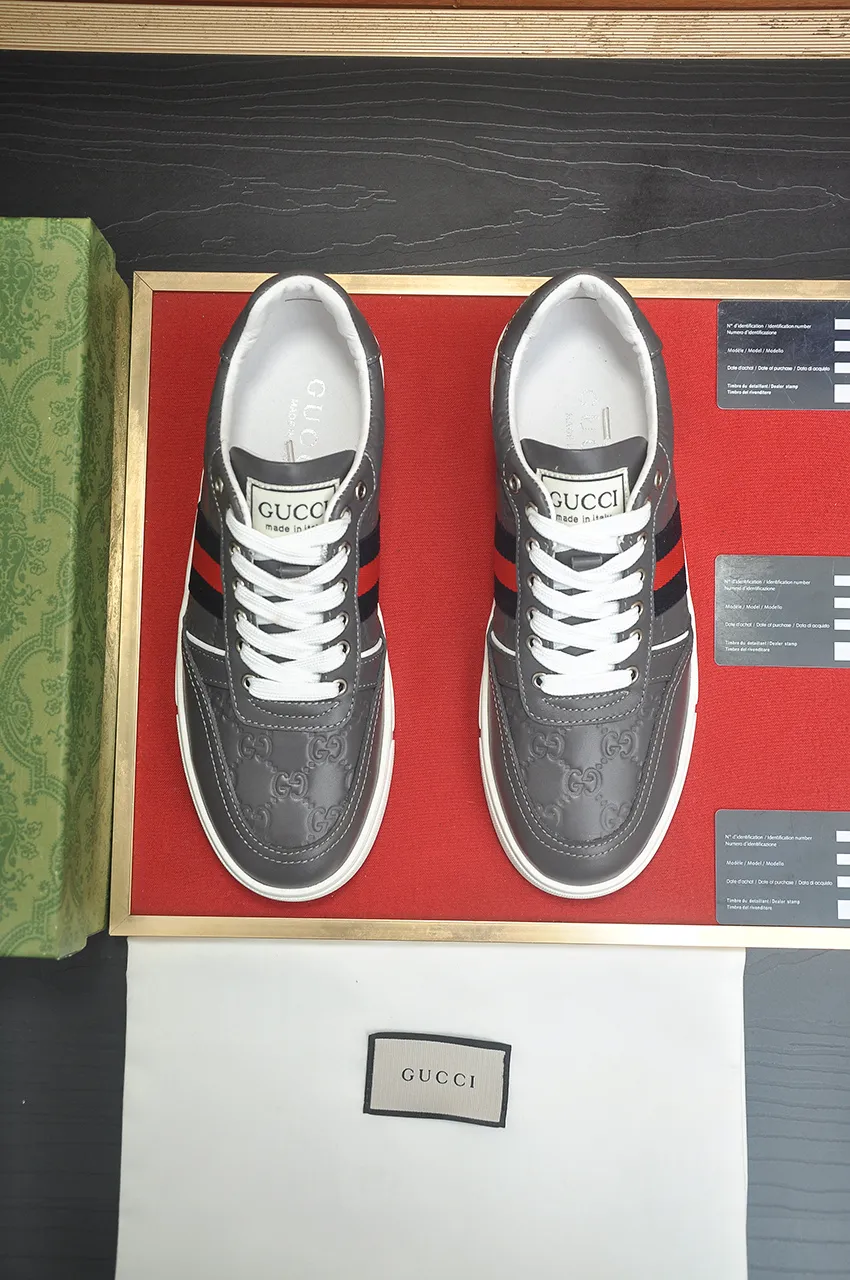 Men's shoes 💰480💶【GUCCI】1:1 men's sports shoes from the official website are now on the market. They are made of original silk cowhide + first-layer sheepskin lining, plus the original 1:1 comfortable outsole from the official website. Fashionable and versatile, super comfortable and breathable! Available in 2 colors: black, standard shoe size 38/45 (custom-made size 45 is non-refundable)